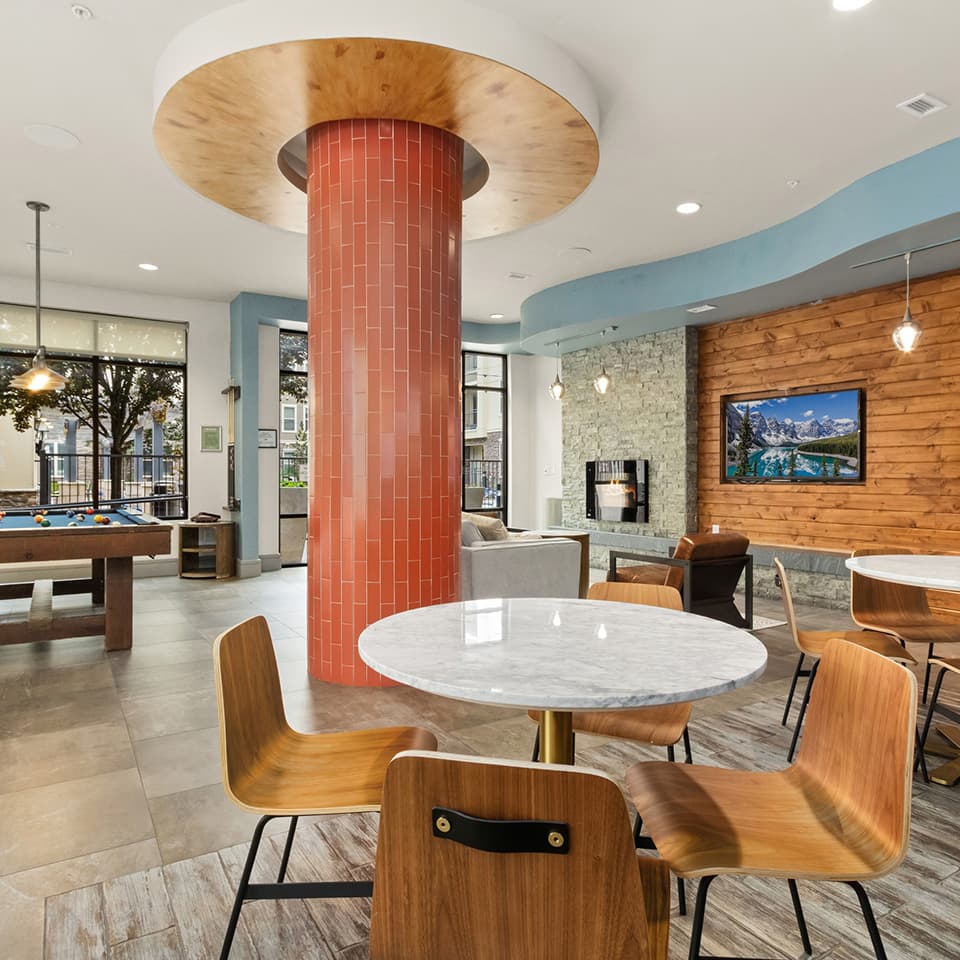 Clubhouse-02-District