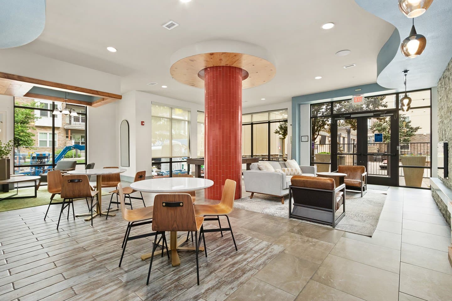 Clubhouse-03-District