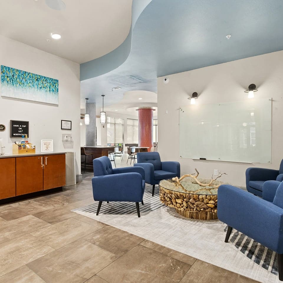 Clubhouse-04-District