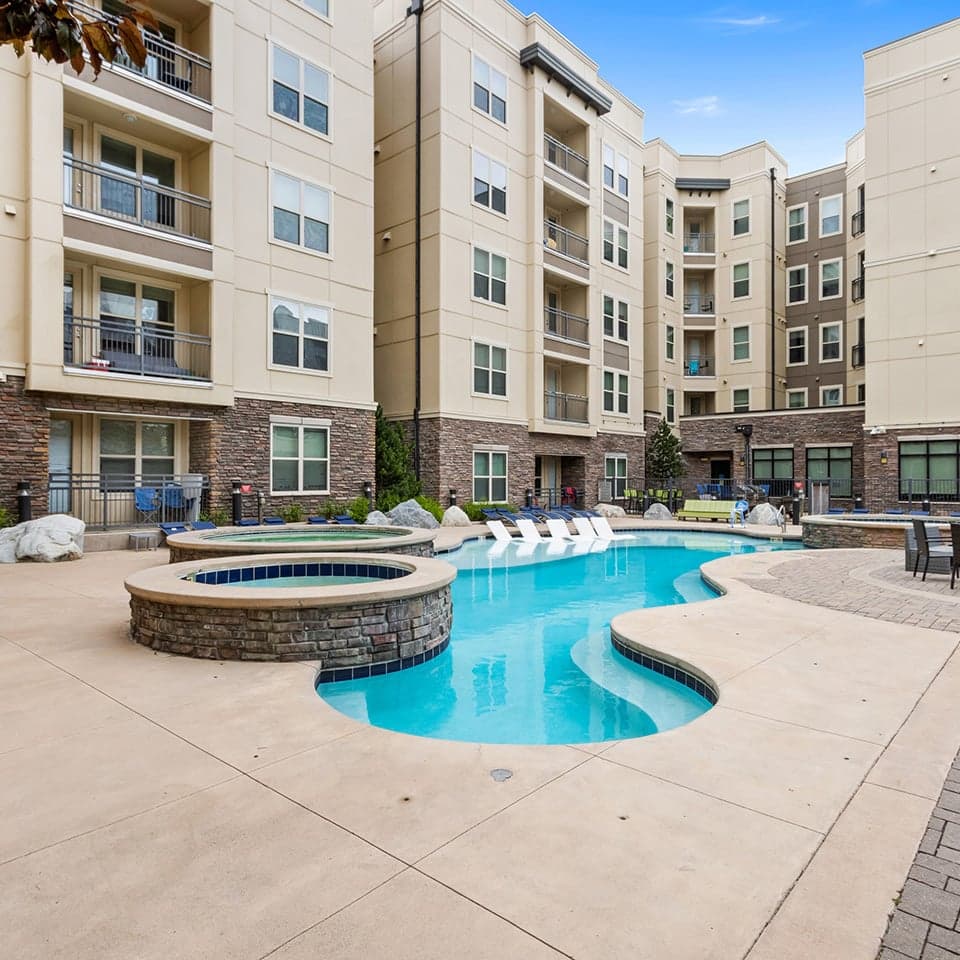 Swimming-Pool-01-District